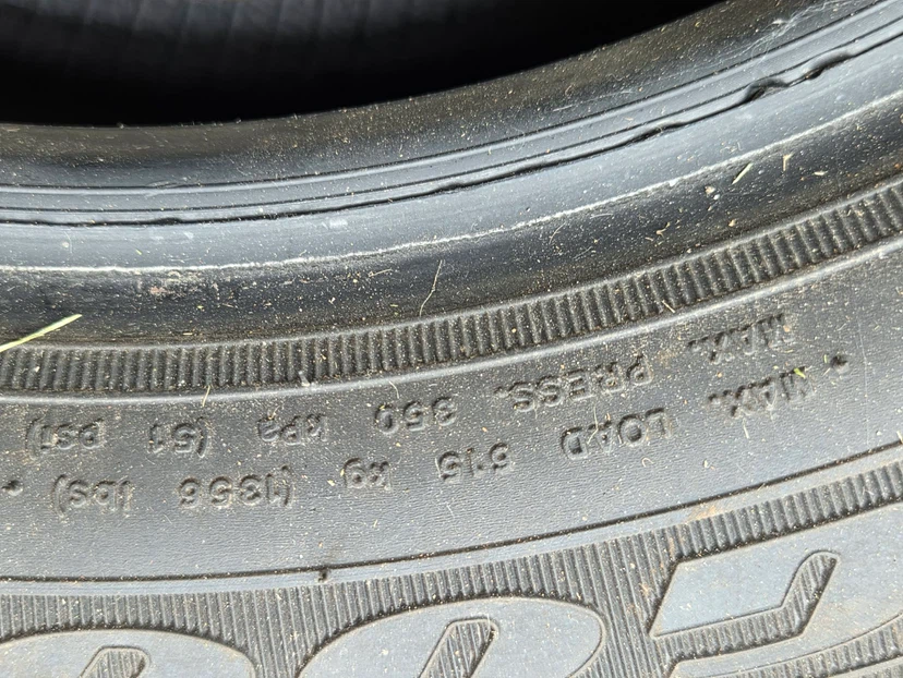 4 Goodyear Tires 205/55R16 - photo 4