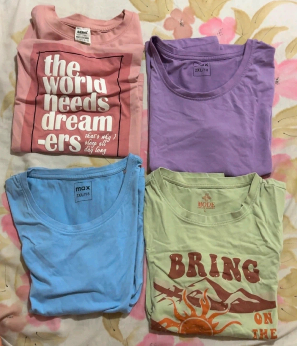 Bundle of 4 Women's T-Shirts - photo 2