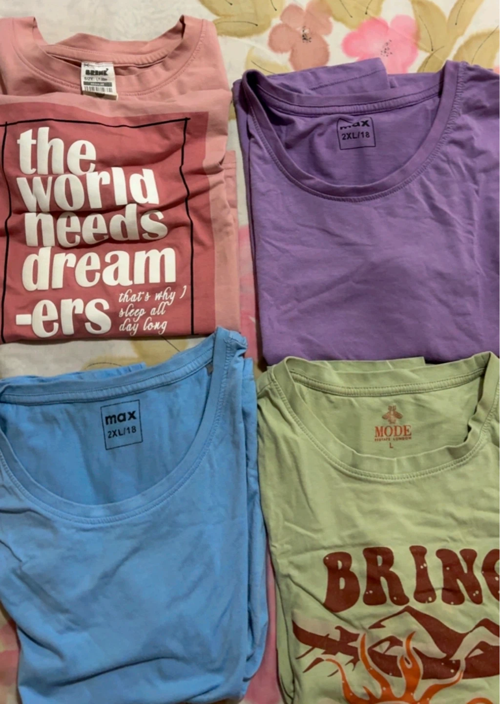 Bundle of 4 Women's T-Shirts - photo 3