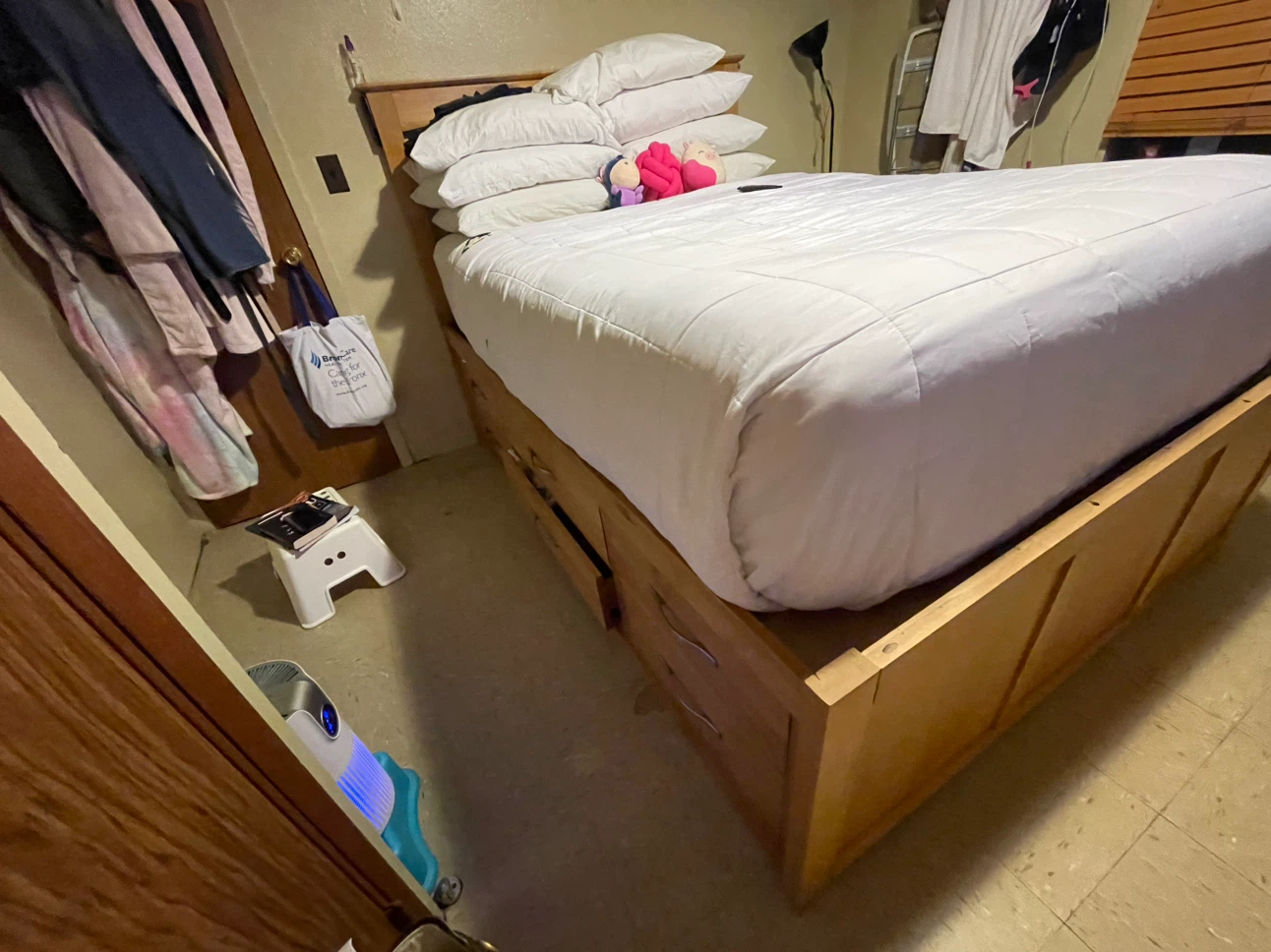 Queen  bed - photo 2