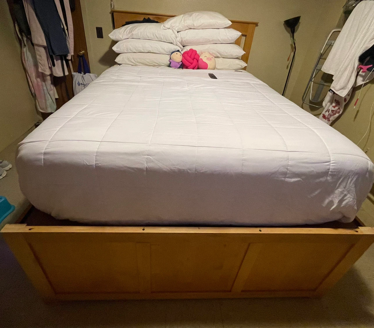 Queen  bed - photo 3