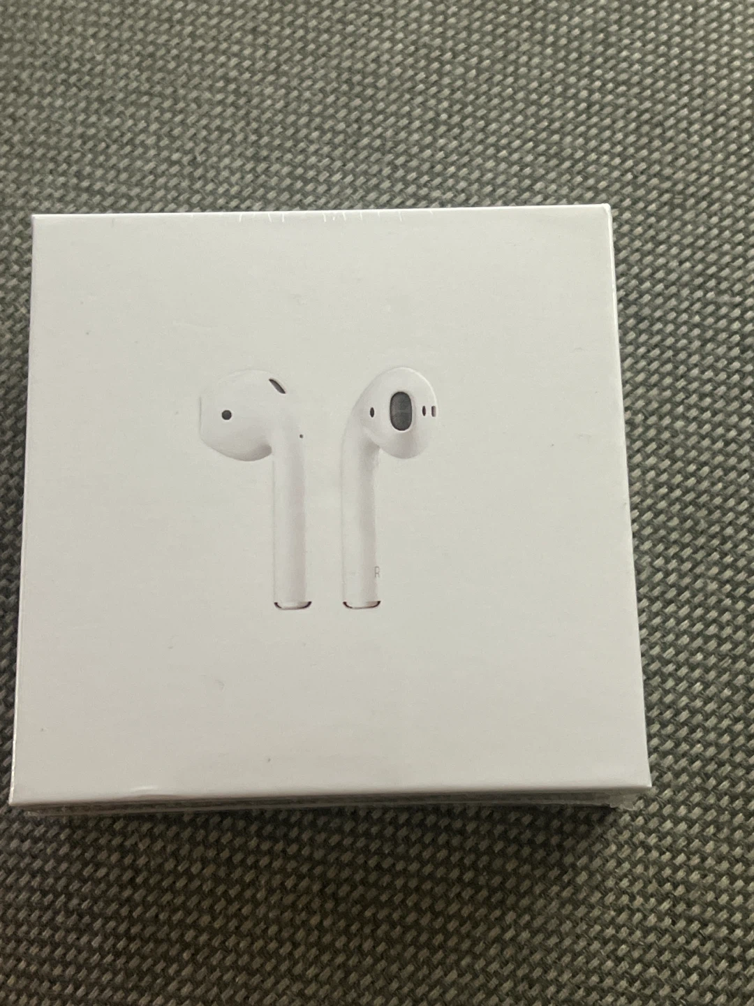 Apple AirPods with Wireless Charging Case