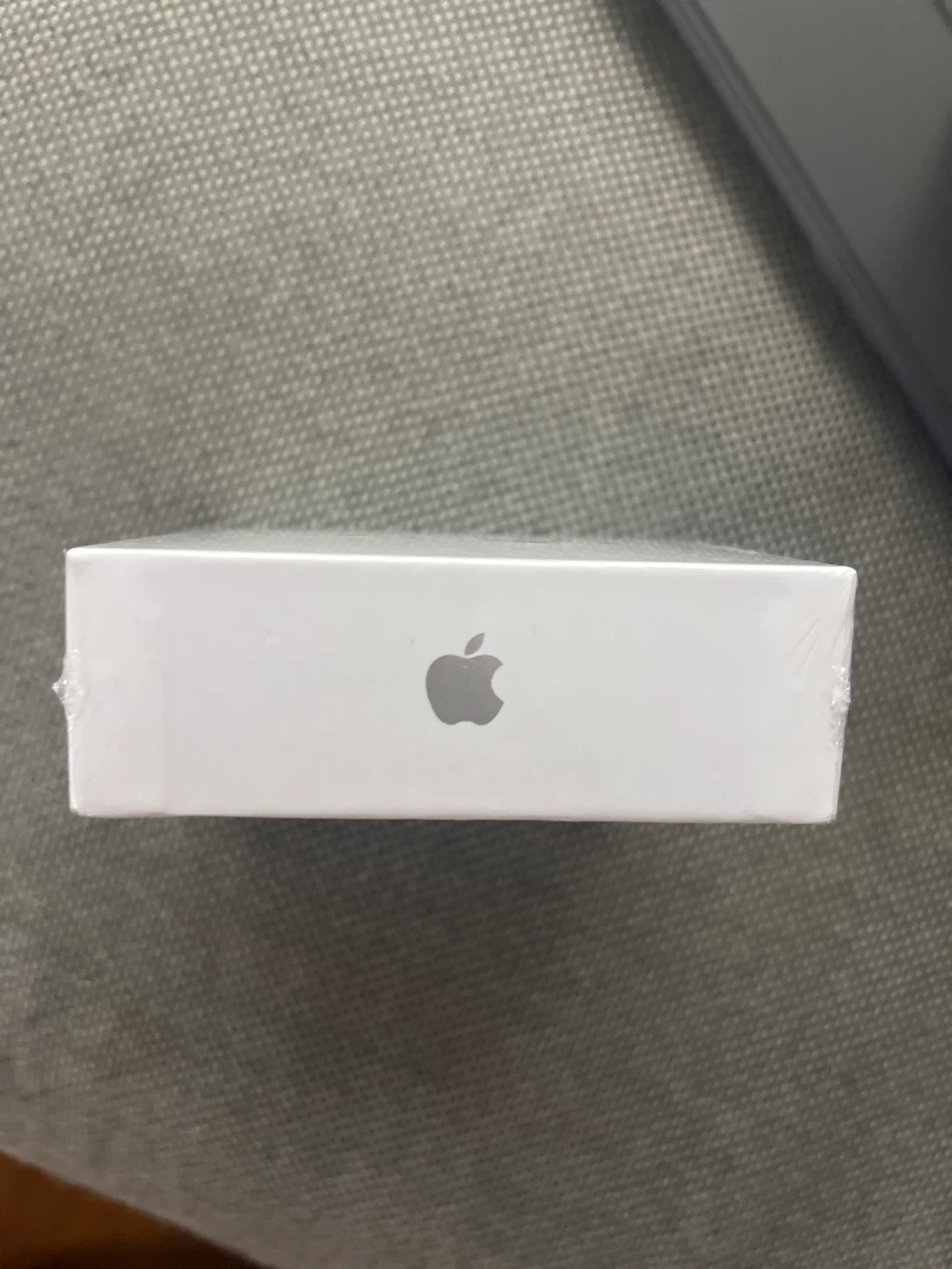 Apple AirPods with Wireless Charging Case - photo 3