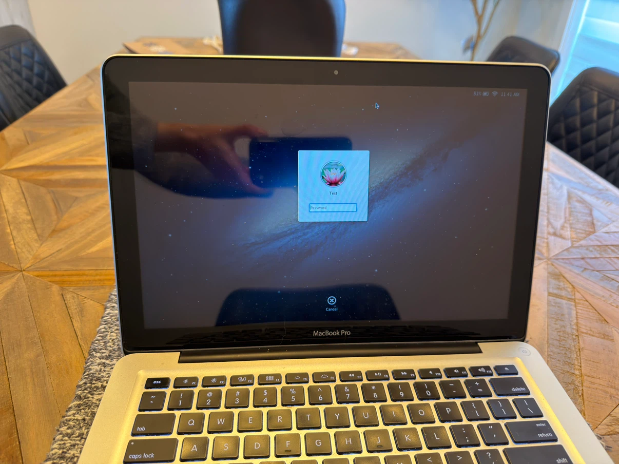 MacBook Pro - 13 inch screen, 8GB - photo 2