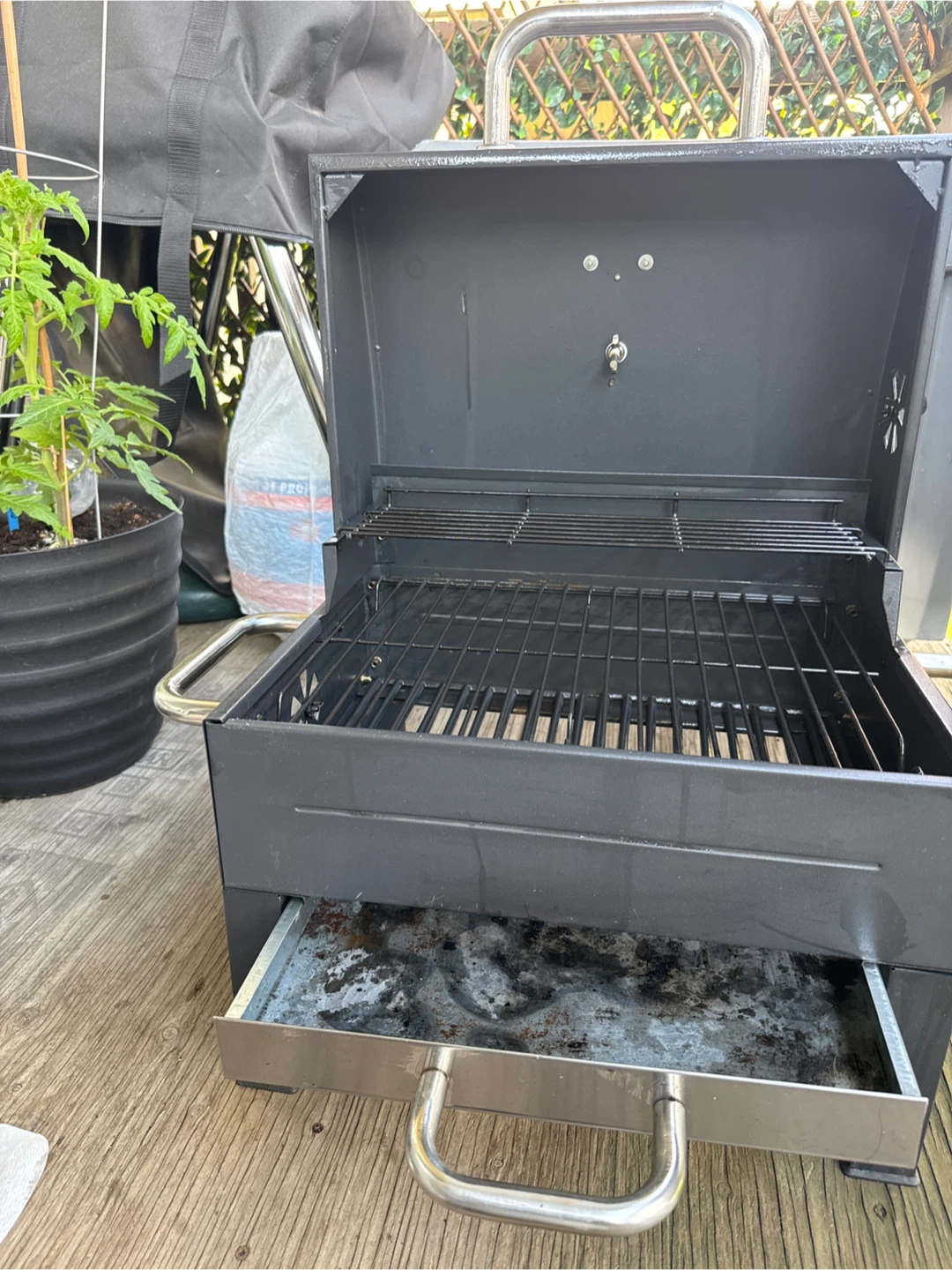 Charcoal Grill - photo 4