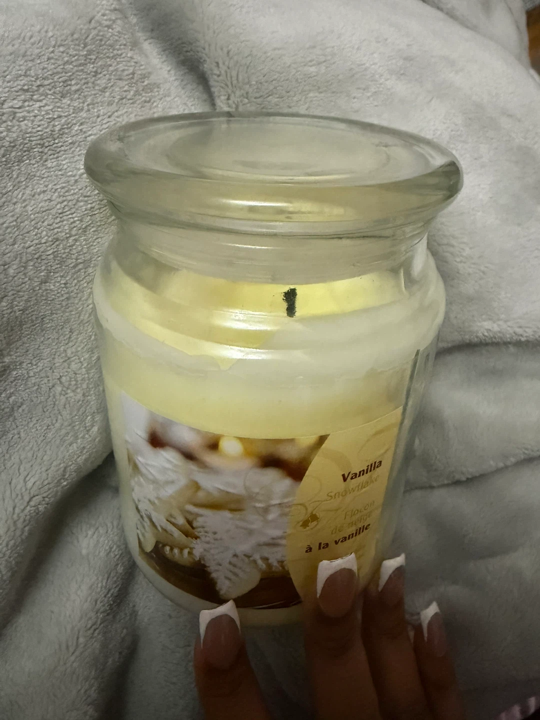 Vanilla Snowflake Scented Candle - photo 3