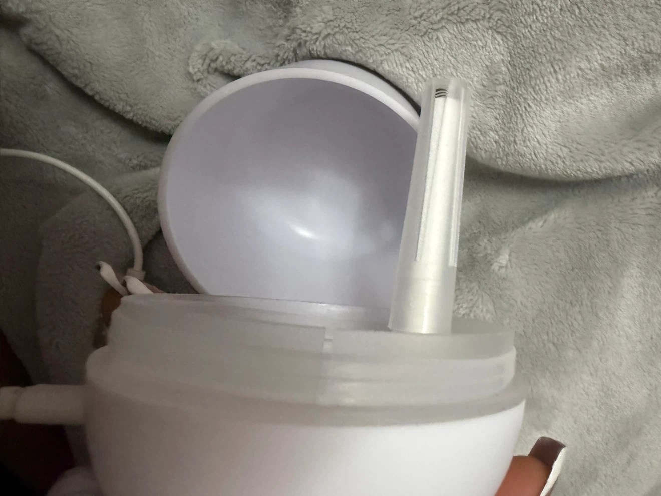 White Portable Mini Humidifier with USB Cable - photo 3