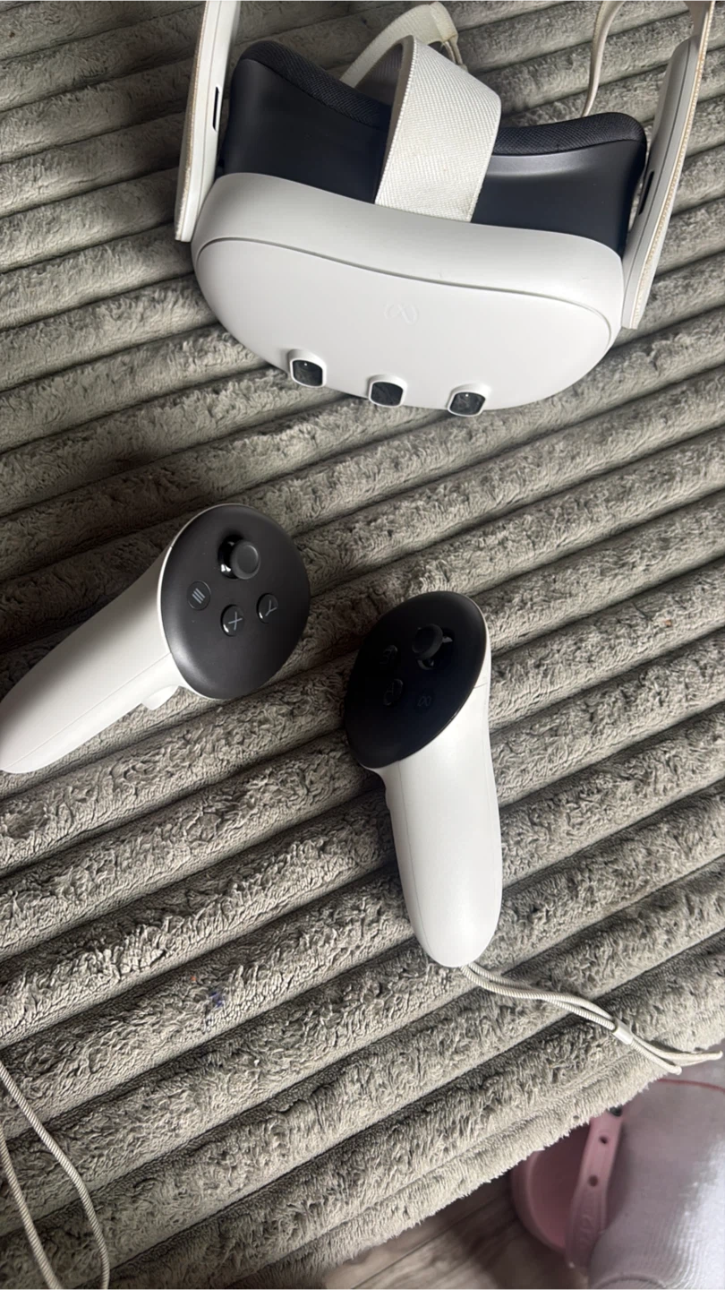 Meta Quest 3 VR Headset with Controllers - photo 3