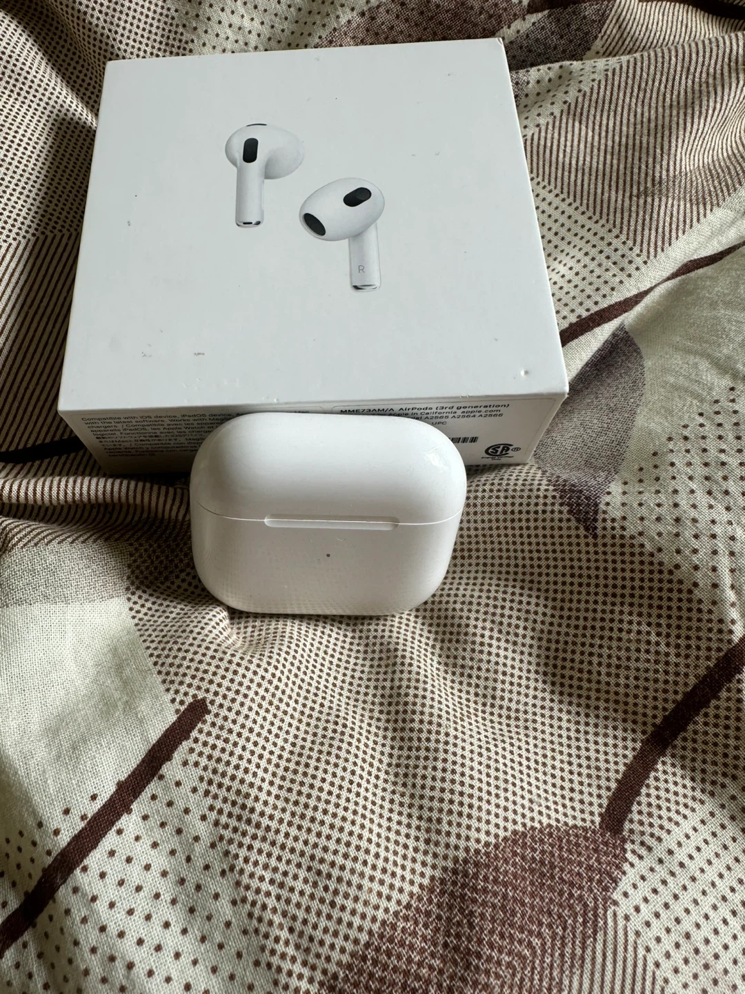 Apple AirPods (3rd generation) with Charging Case