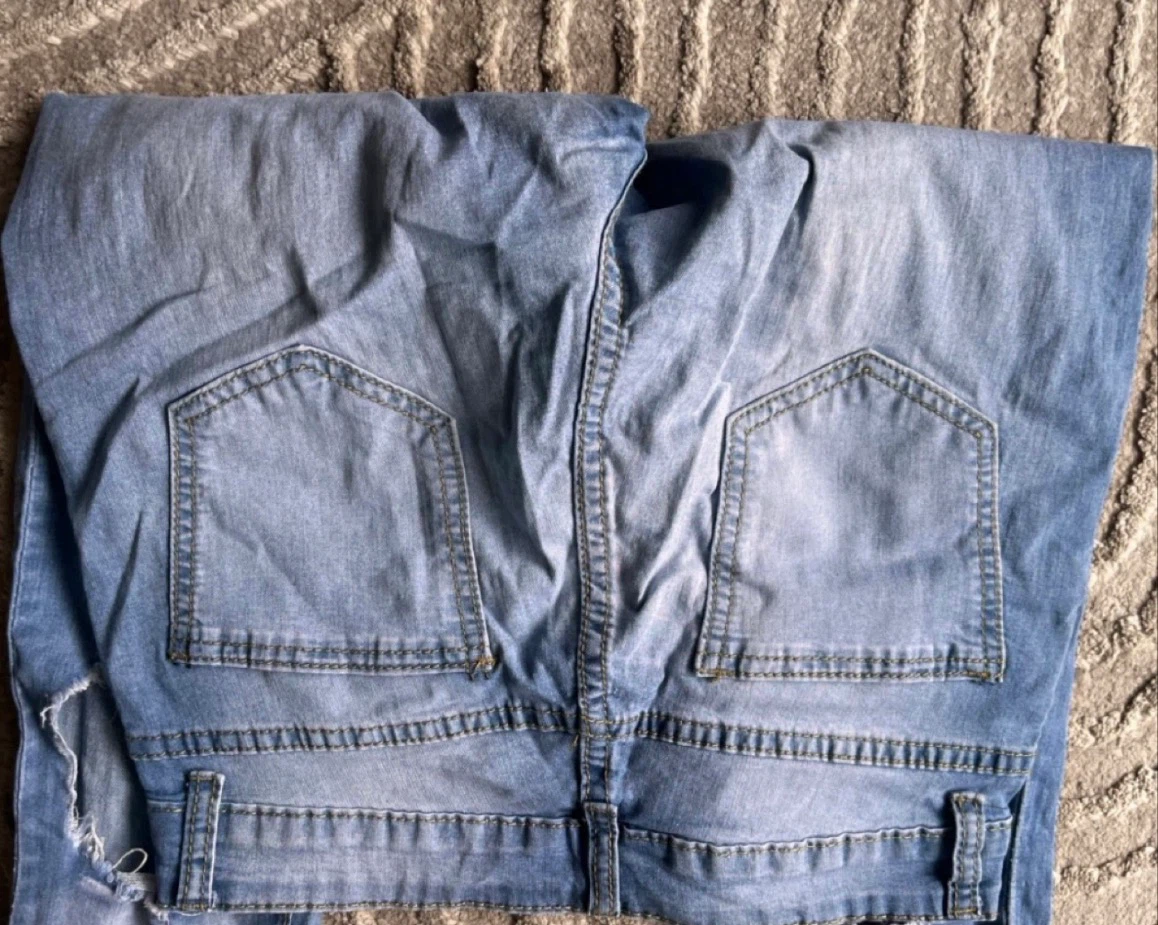 Jeans $10 each or both $15. Sz 0-2 - photo 3