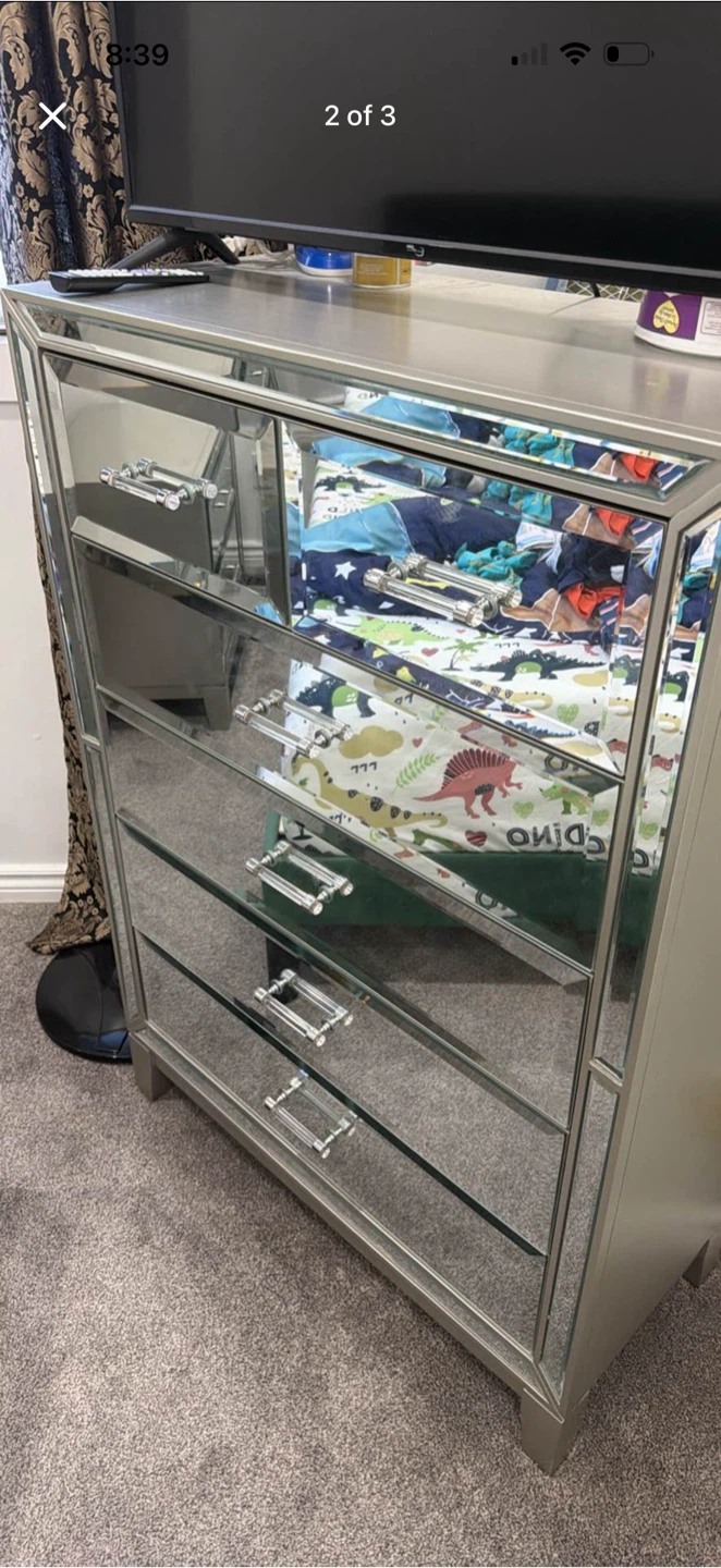 King bed, dresser with mirror, chest, 2 night tables - photo 2