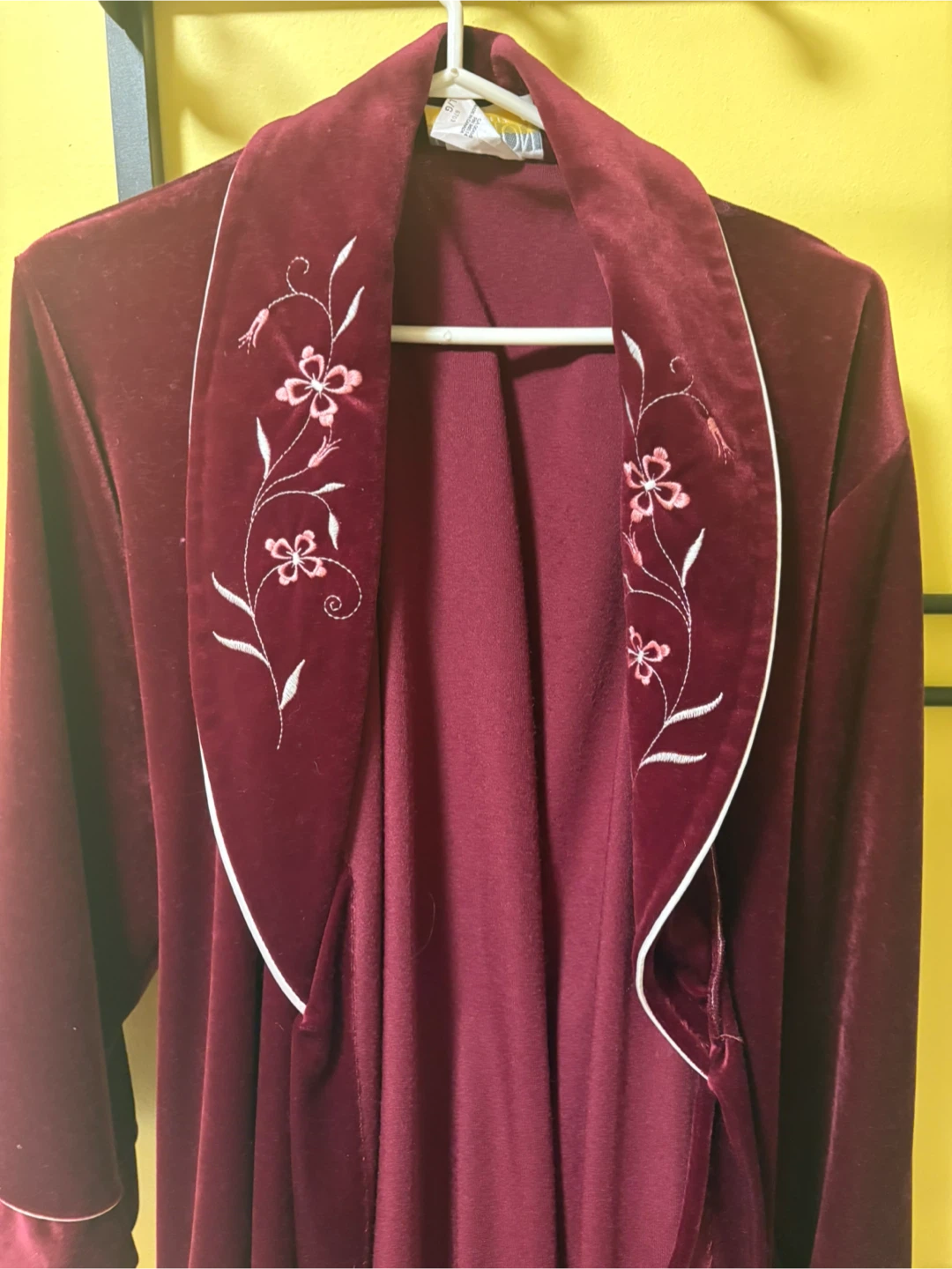Robe (Never worn) (Large) (Free) - photo 2