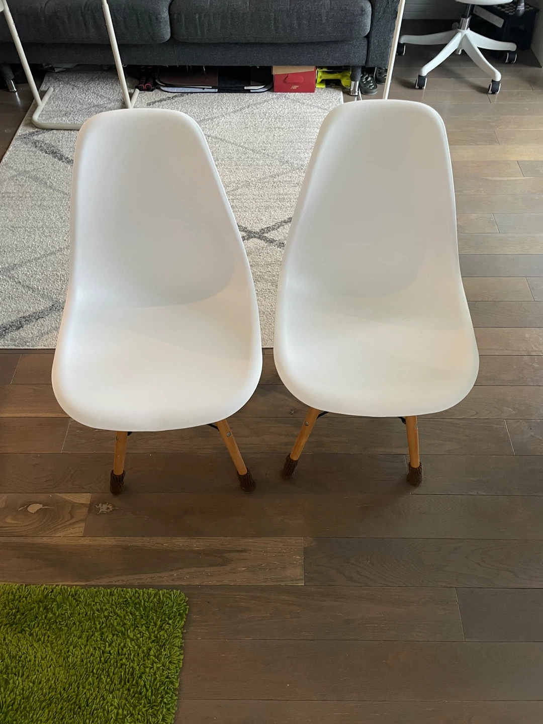 Set of 2 White Chairs