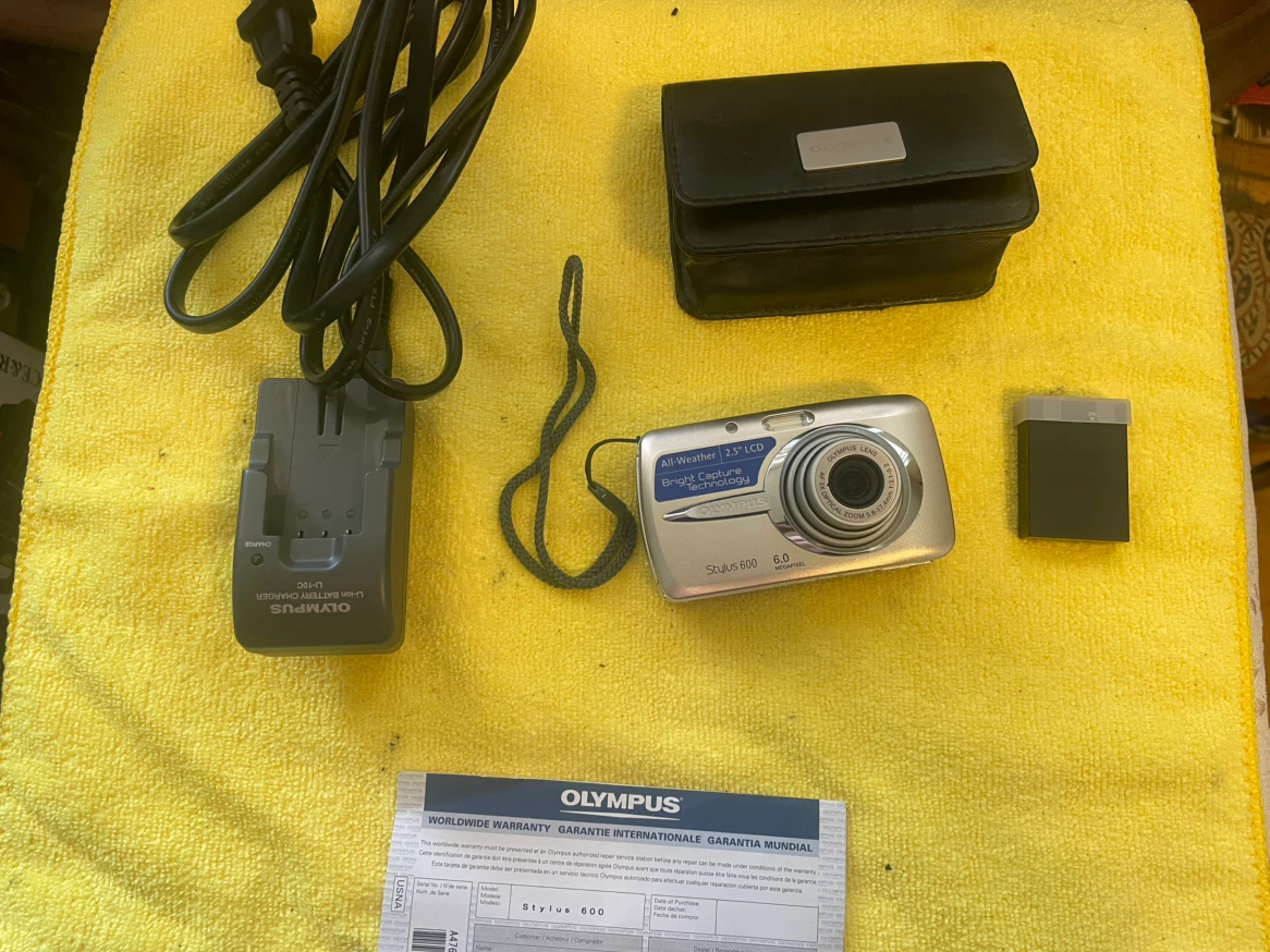Olympus Stylus 600 Digital Camera