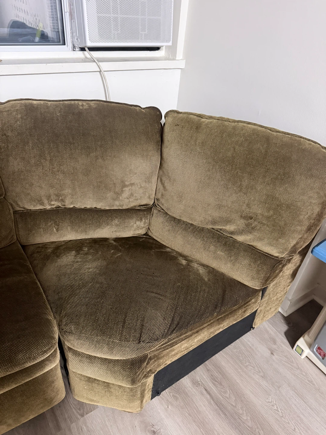 Corner Sectional Couch - photo 2