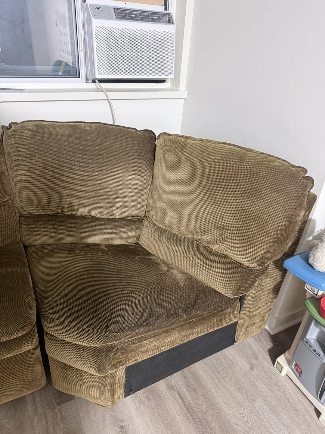 Corner Sectional Couch - photo 3