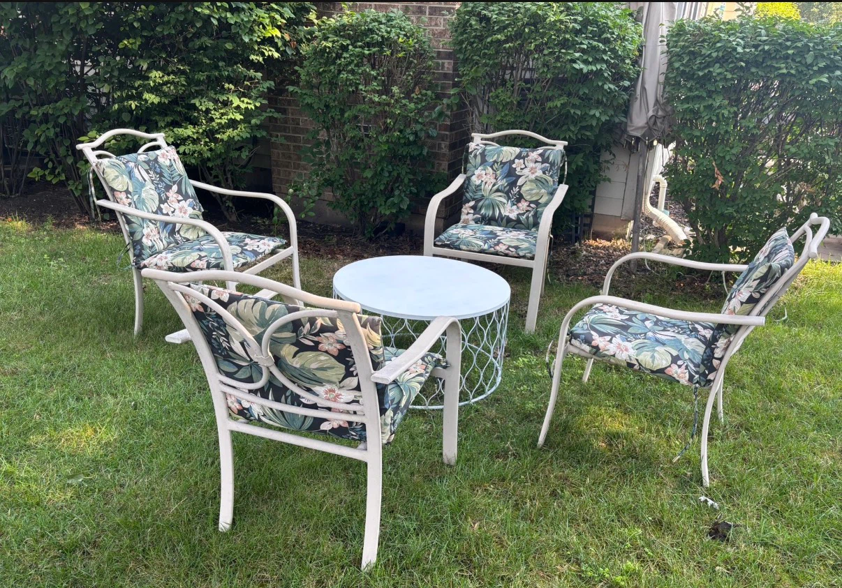 4-Piece Patio Set with Tropical Print Cushions - photo 2