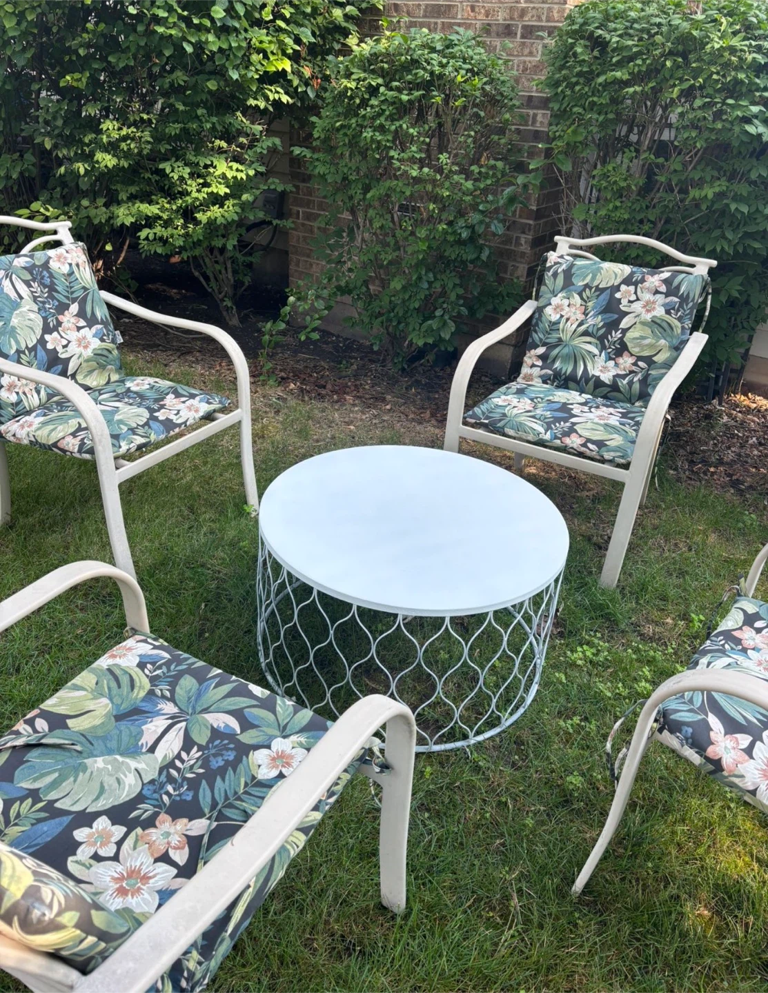 4-Piece Patio Set with Tropical Print Cushions - photo 3