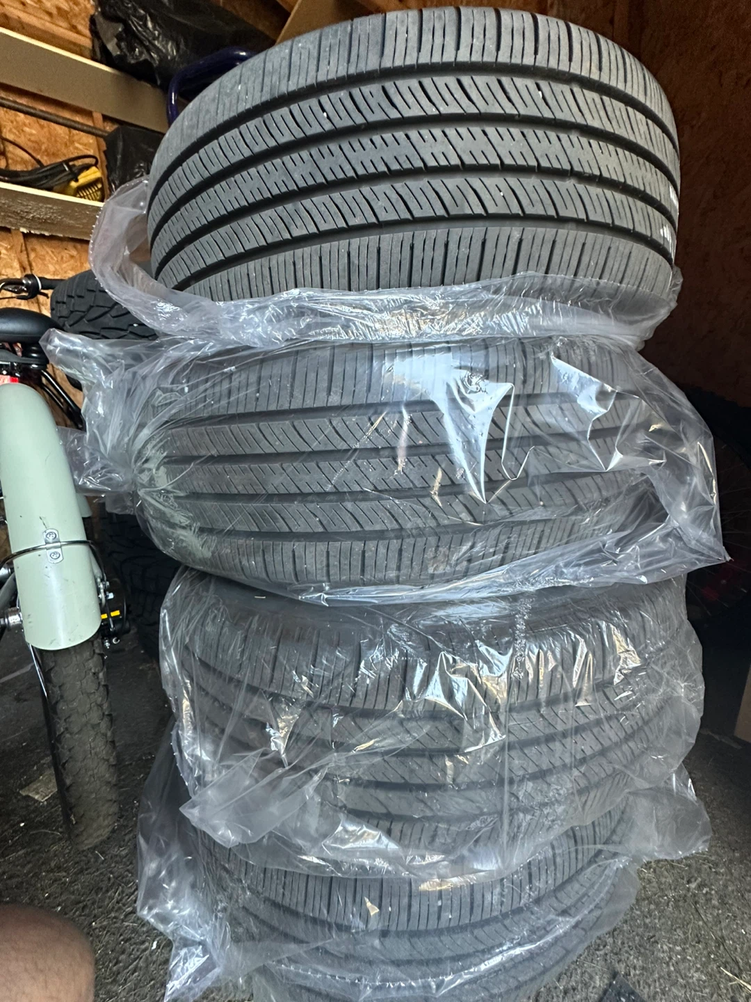 Almost new 205/60/R16 92H Toyo Proxes A37 all season tires - photo 3