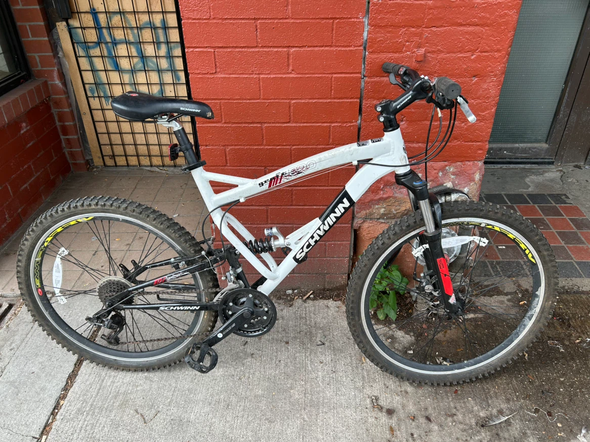 Schwinn Mountain Bike 19”