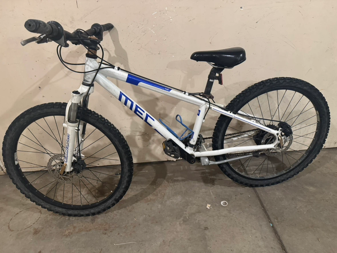 MEC Aluminum Mountain Bike with Disk Brakes