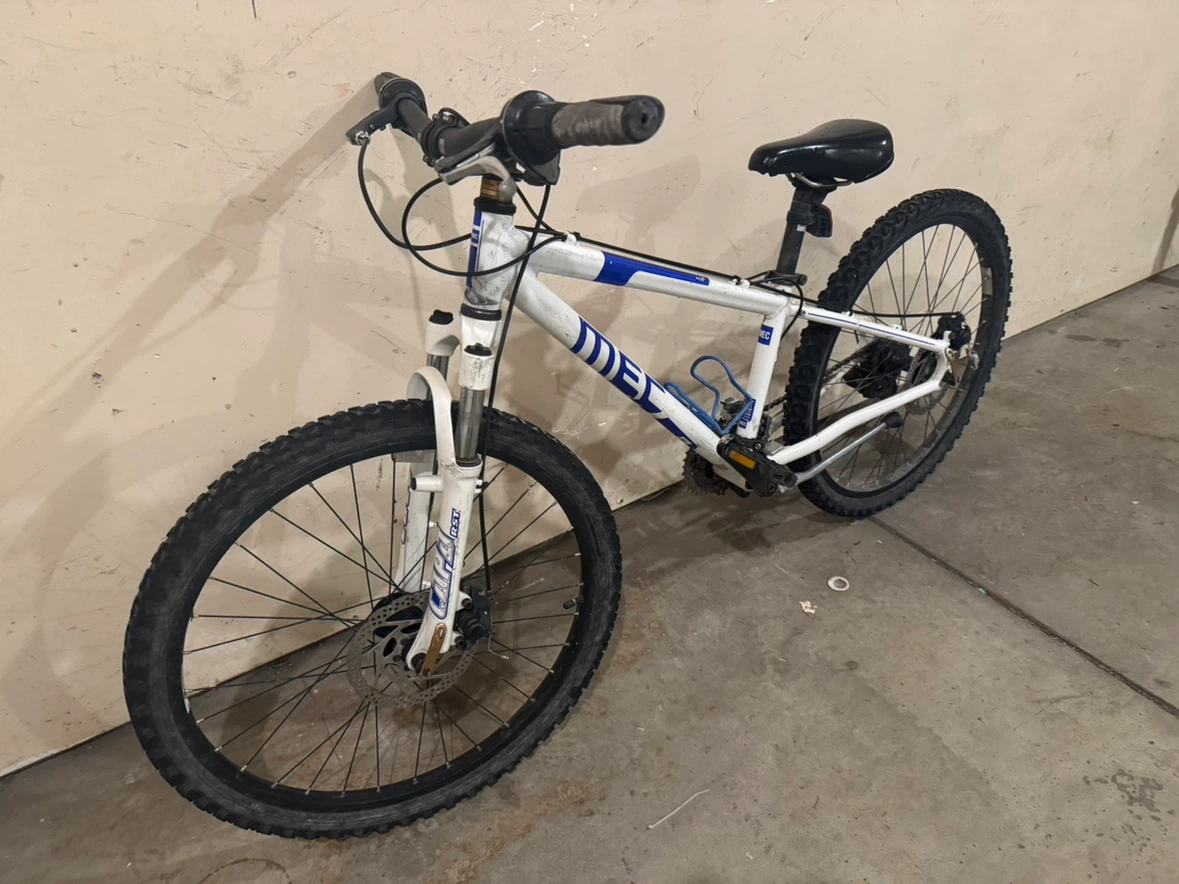 MEC Aluminum Mountain Bike with Disk Brakes - photo 2