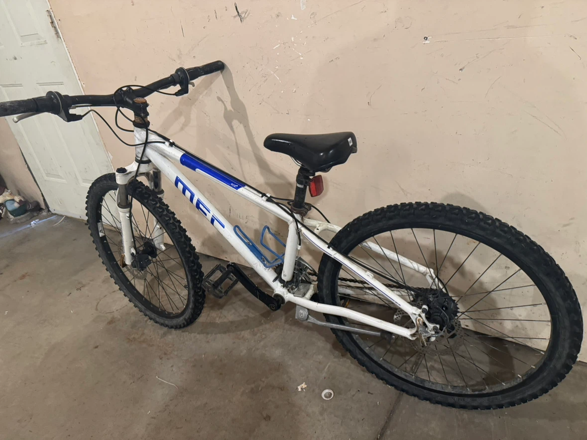 MEC Aluminum Mountain Bike with Disk Brakes - photo 3