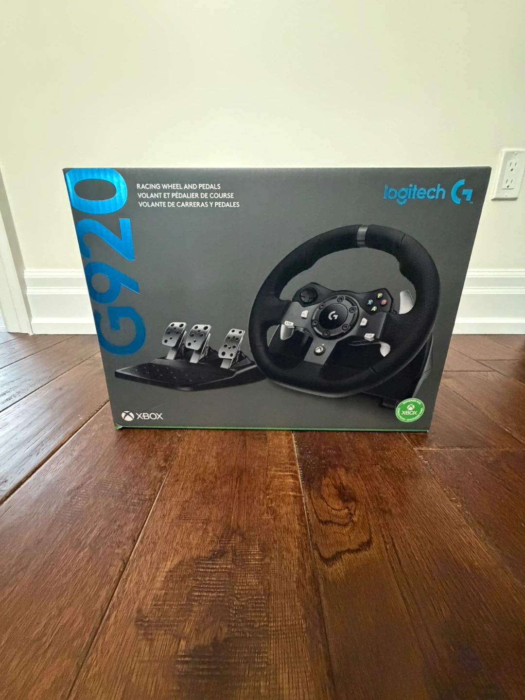 (Refurbished from) Logitech G920 Racing Wheel and Pedals