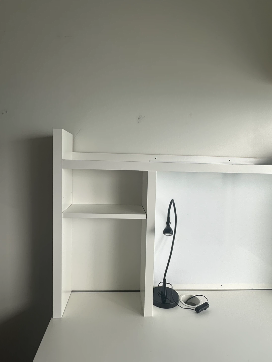 DESK, CHAIR, LIGHT ALL INCLUDED - photo 3