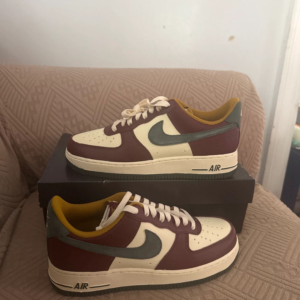 Nike Air Force 1 '07 LV8 Burgundy Cream Size 8 - photo 2