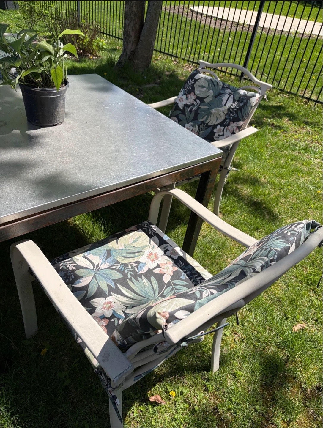 Outdoor Dining Set - Table and 4 Chairs - photo 4