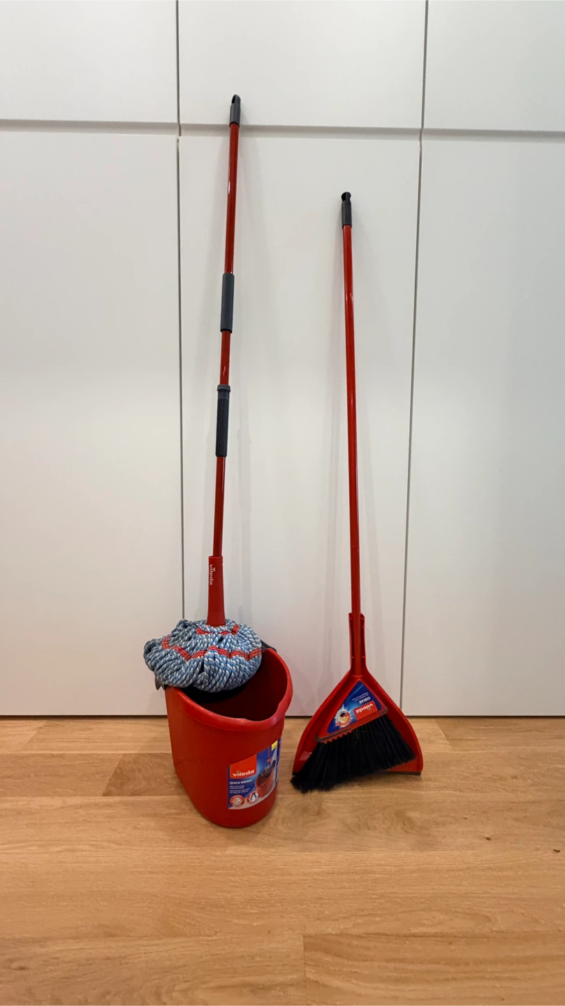 Vileda Mop Bucket and Oskar Broom Set