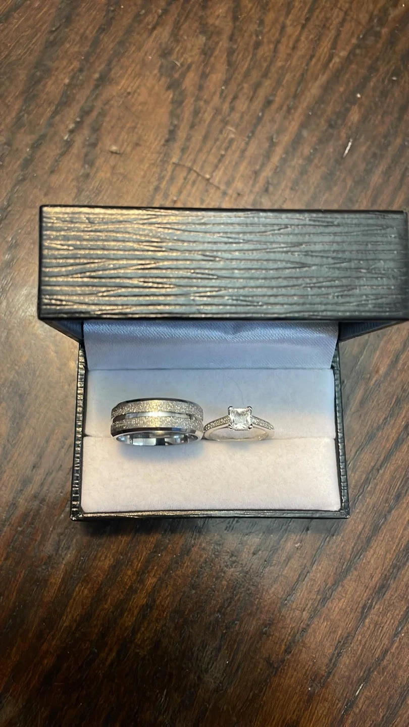 Men's and Women's Wedding Ring Set