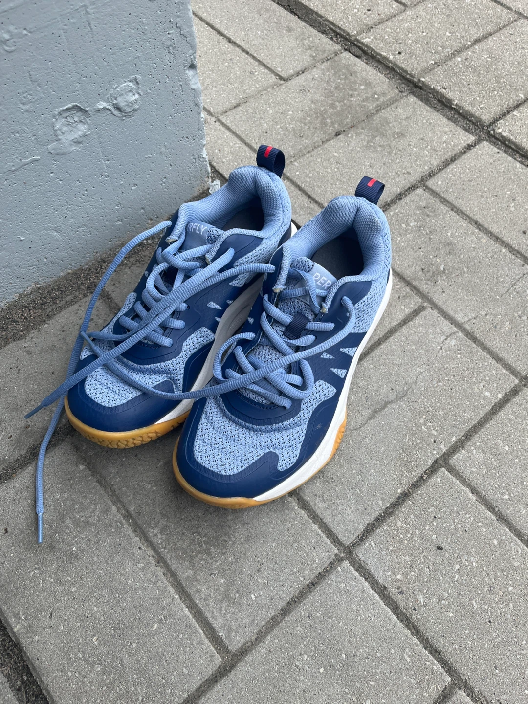 Blue athletic shoes Indoor - photo 2