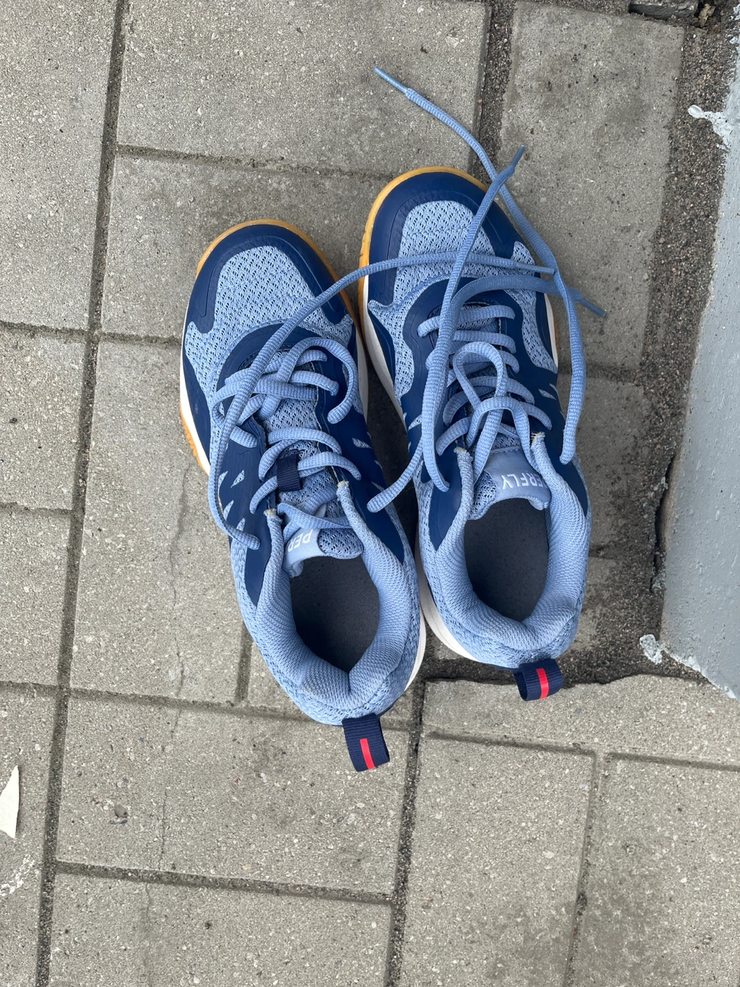 Blue athletic shoes Indoor - photo 3