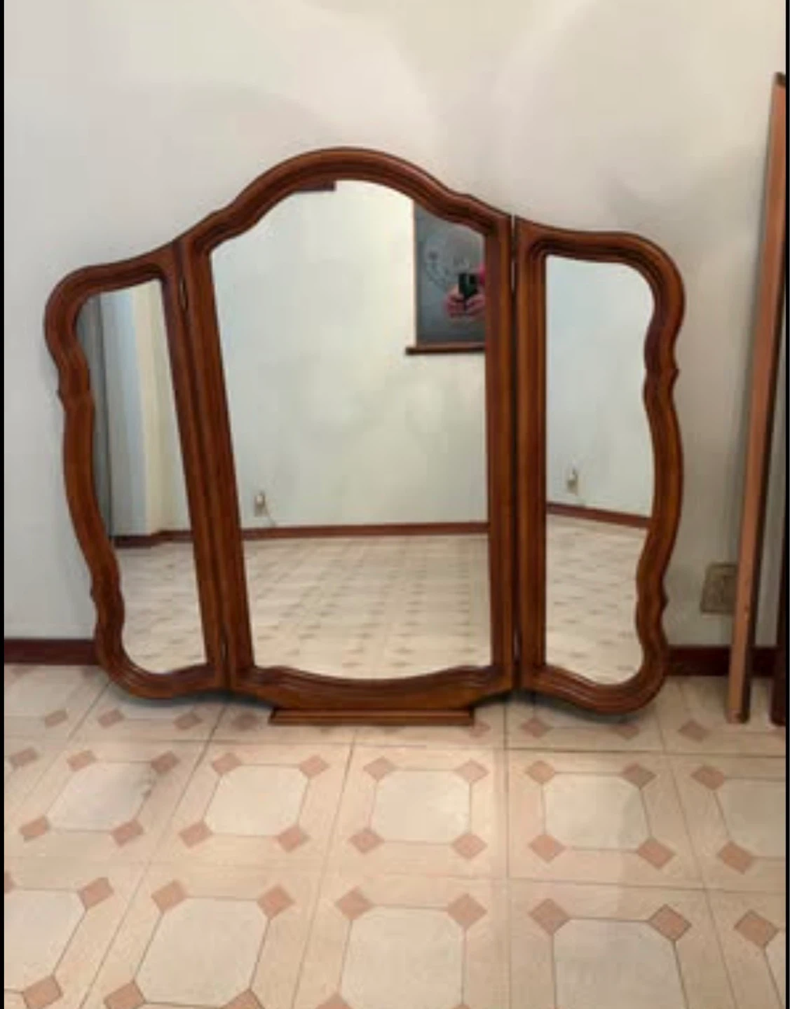 Dresser mirror