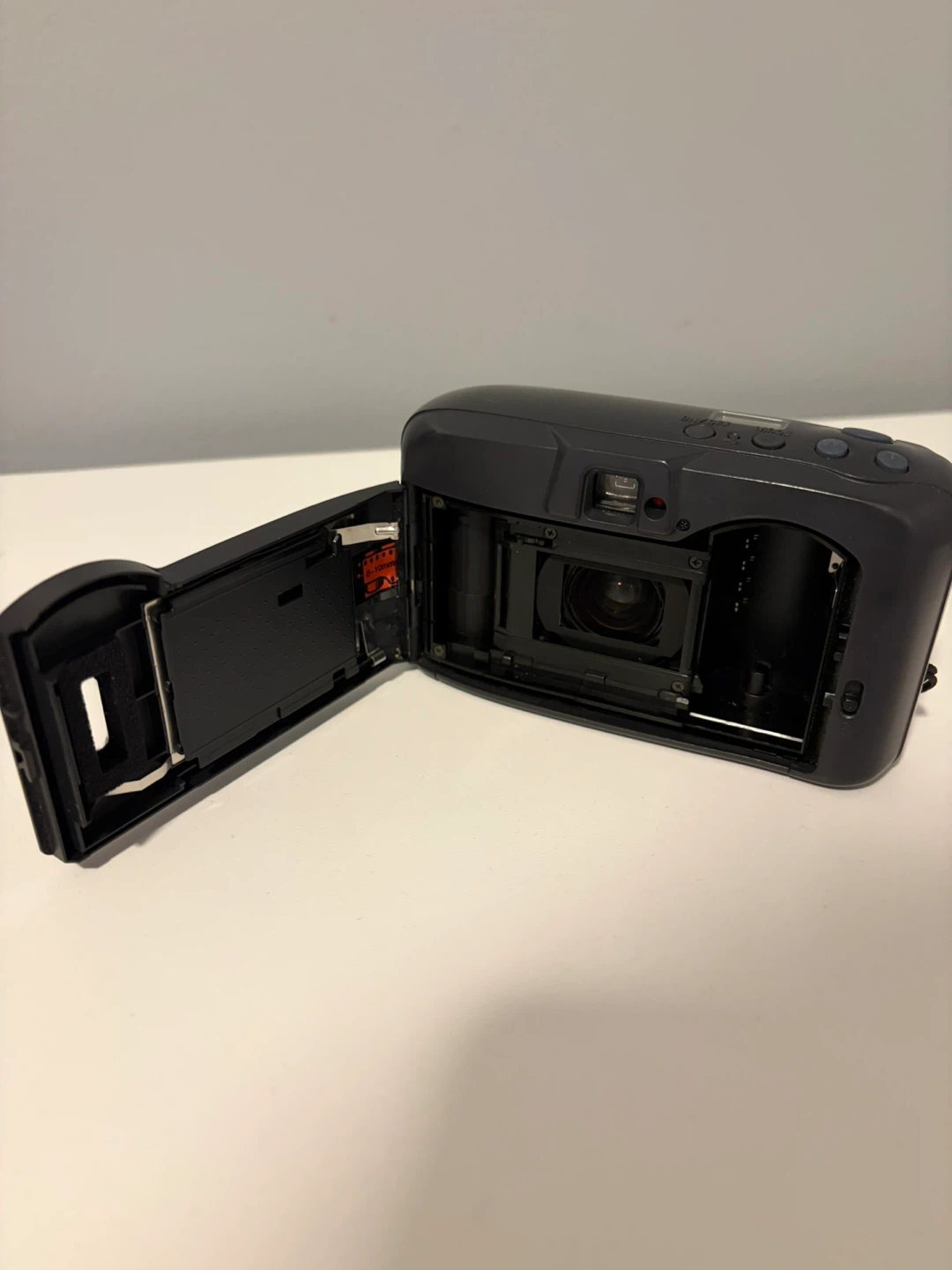 Nikon Zoom-Matic C35 AF Quartz Date Camera - photo 2