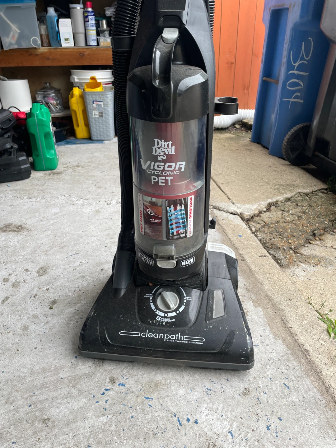 Dirt Devil Vigor Cyclonic Pet Vacuum Cleaner