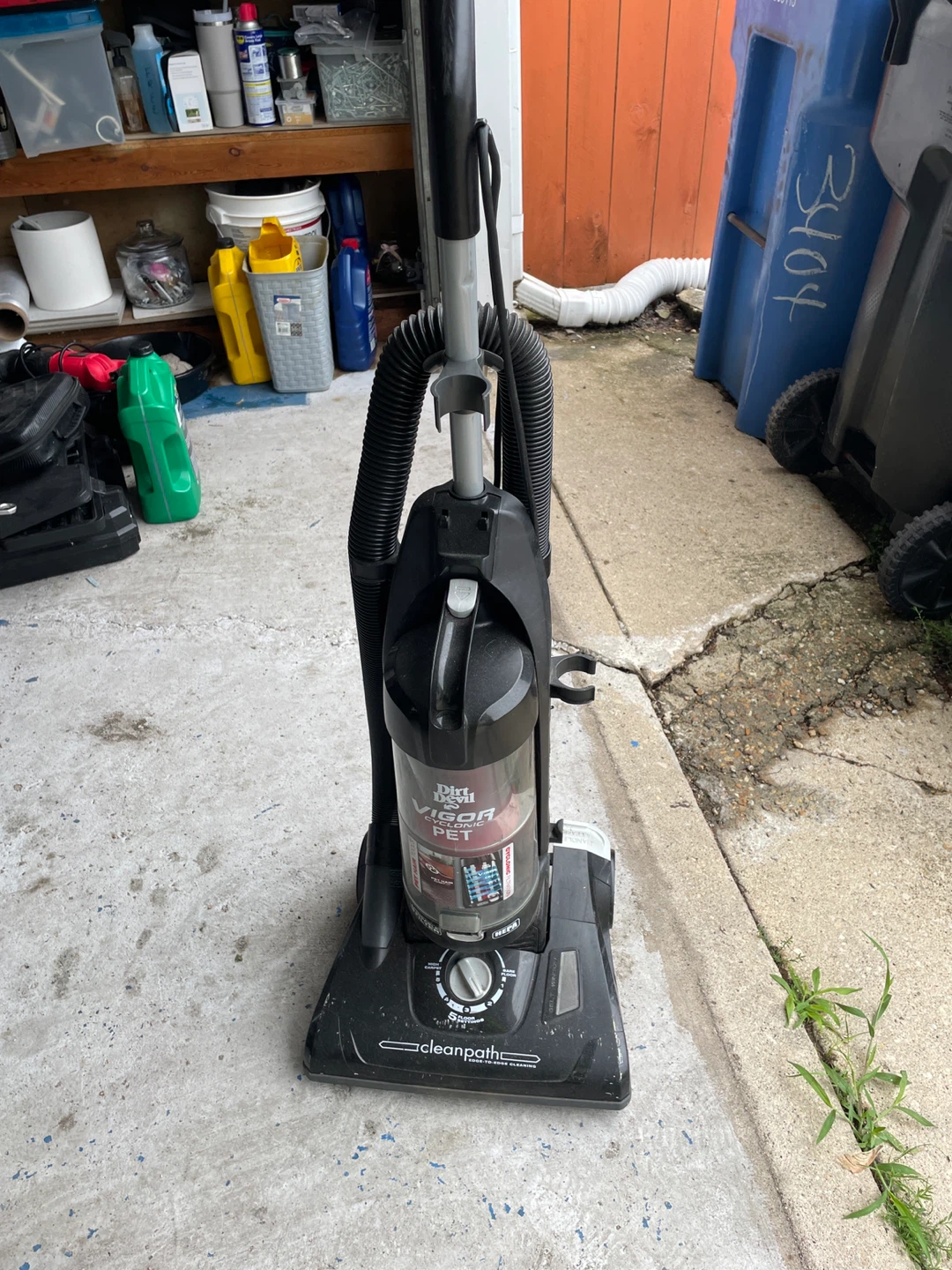 Dirt Devil Vigor Cyclonic Pet Vacuum Cleaner - photo 2