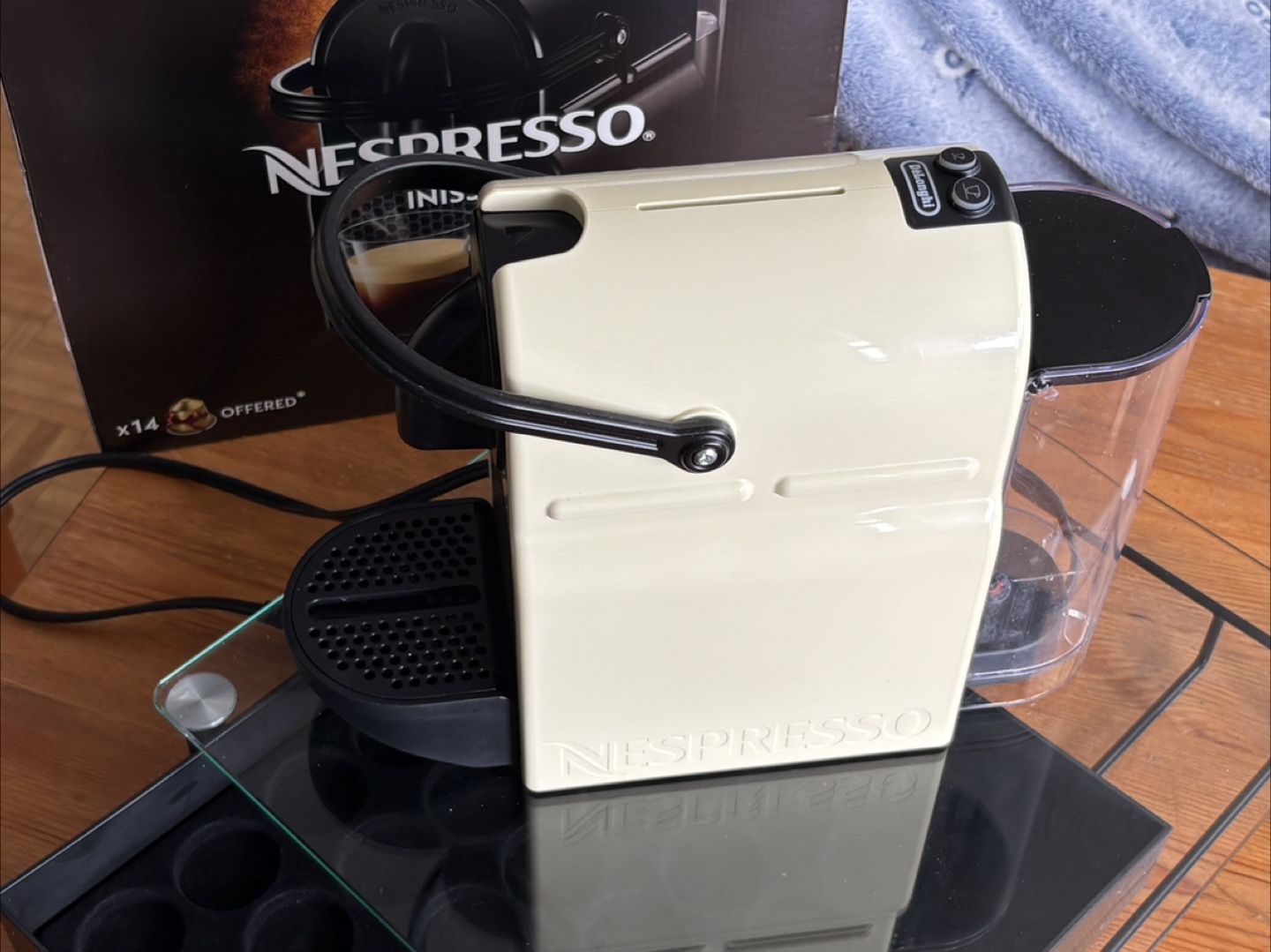 Nespresso DeLonghi INSSIA Coffee Machine - photo 2