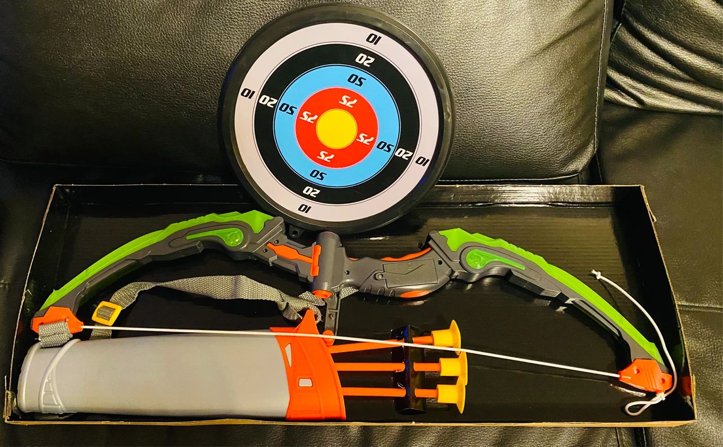 🏹 Light-Up Kids Archery Set – Bow, Arrows, Target & Quiver - photo 3