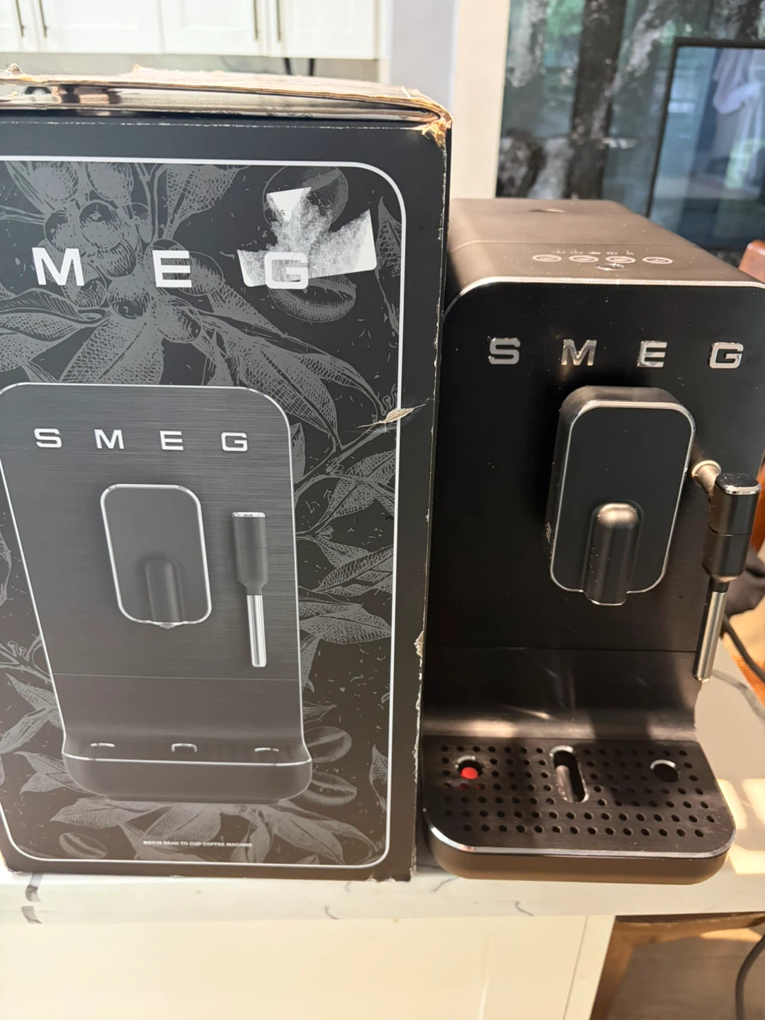 SMEG BCC12 Fully Automatic Espresso Machine — Like New - photo 2