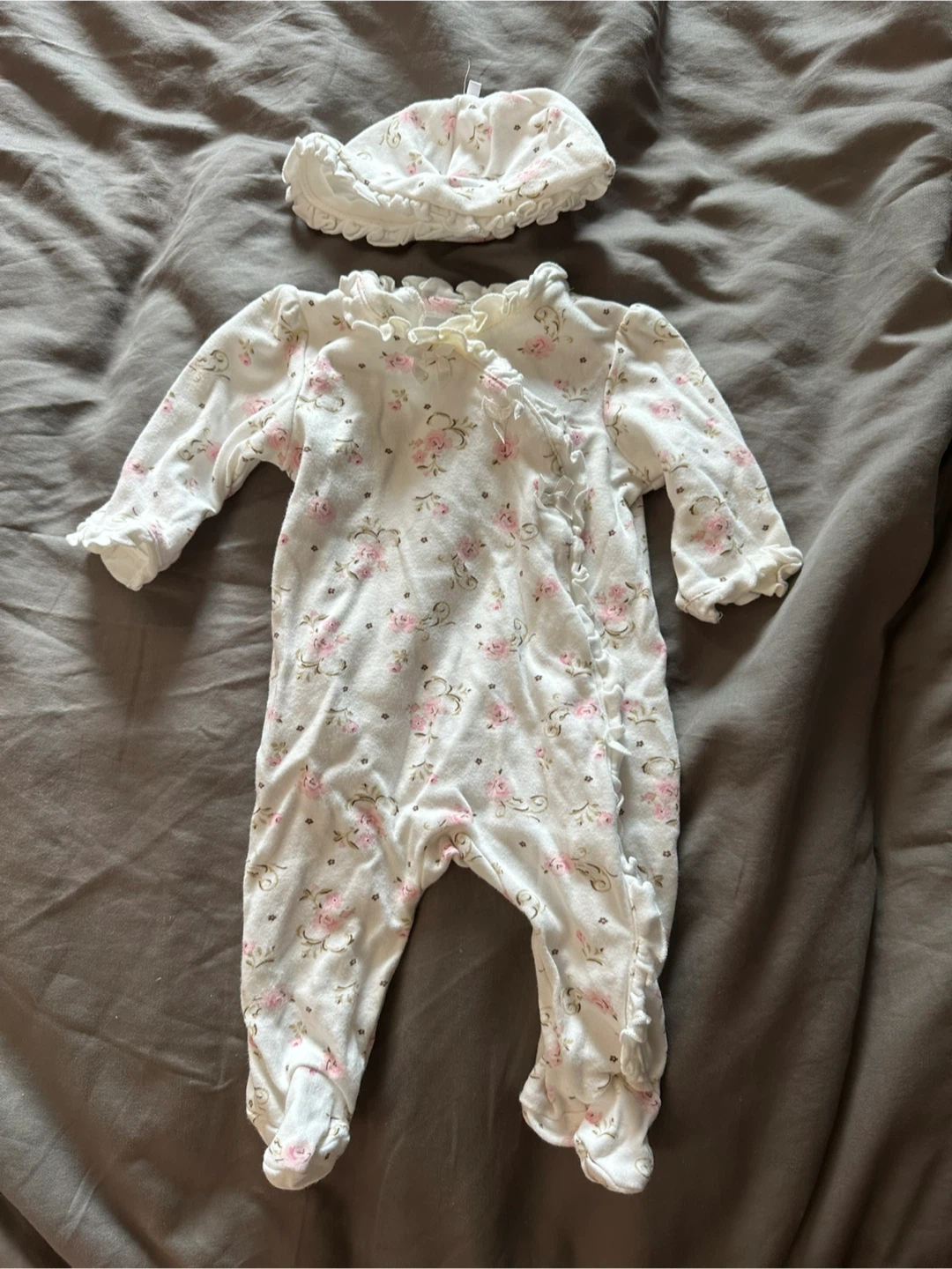 Baby Girl Outfit Bundle 0-3m - photo 2