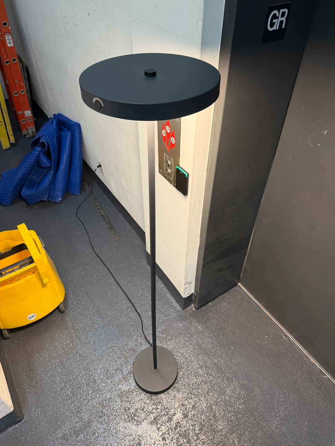 Modern LED Floor Lamp - Touch Switch - photo 3