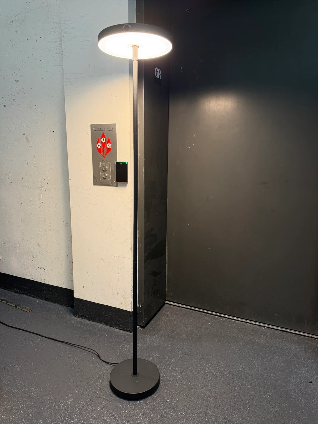 Modern LED Floor Lamp - Touch Switch - photo 4