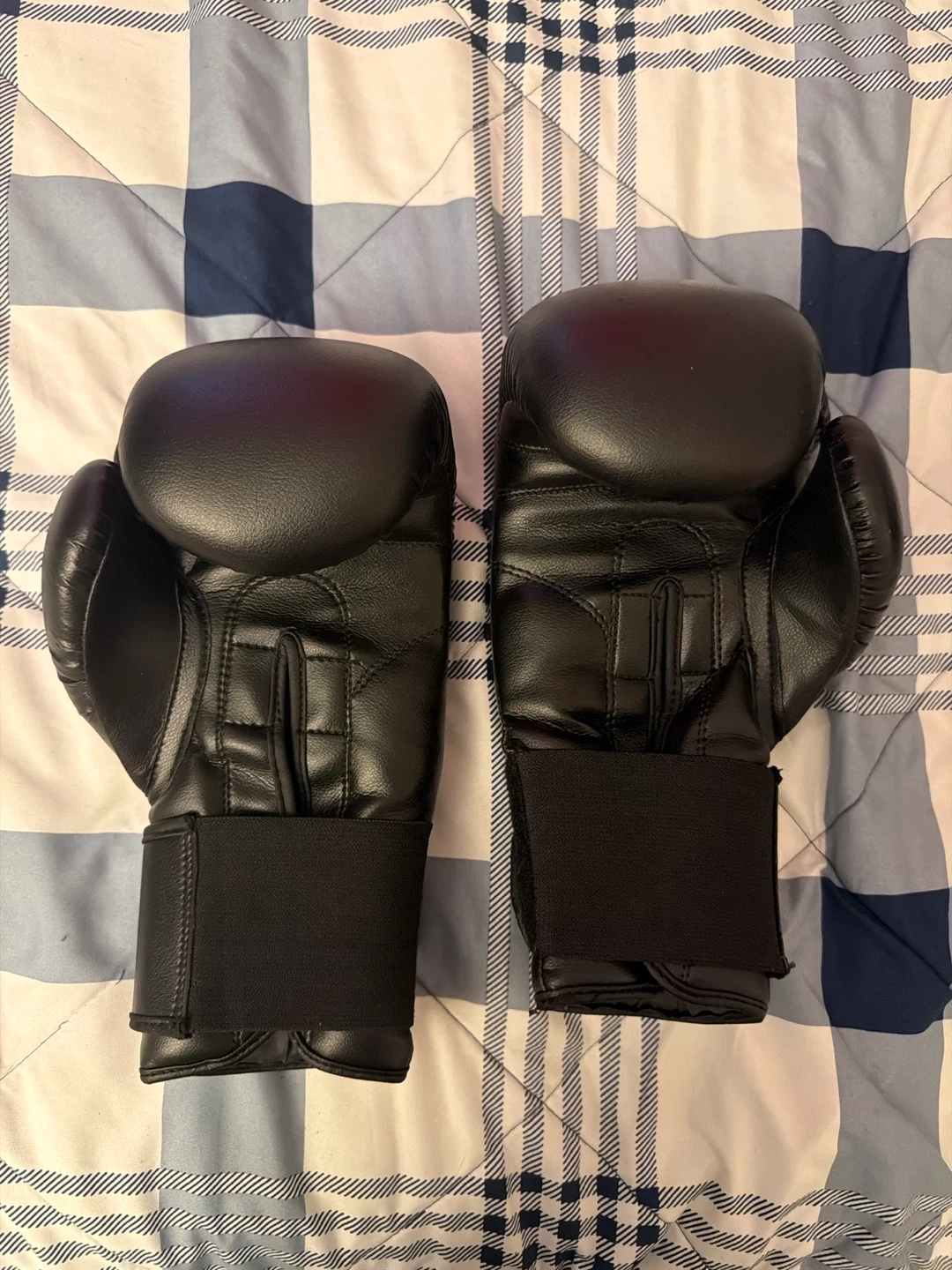 Black Boxing Gloves 10oz - photo 2