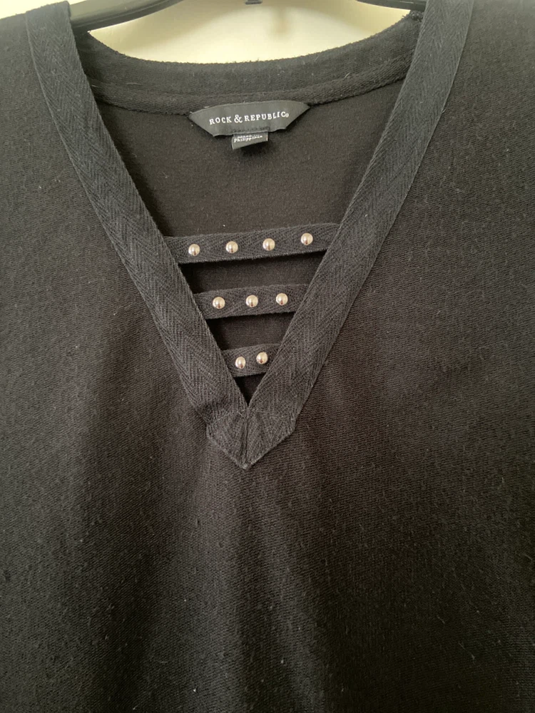 Rock & Republic Black Studded V-Neck T-Shirt XL - photo 3