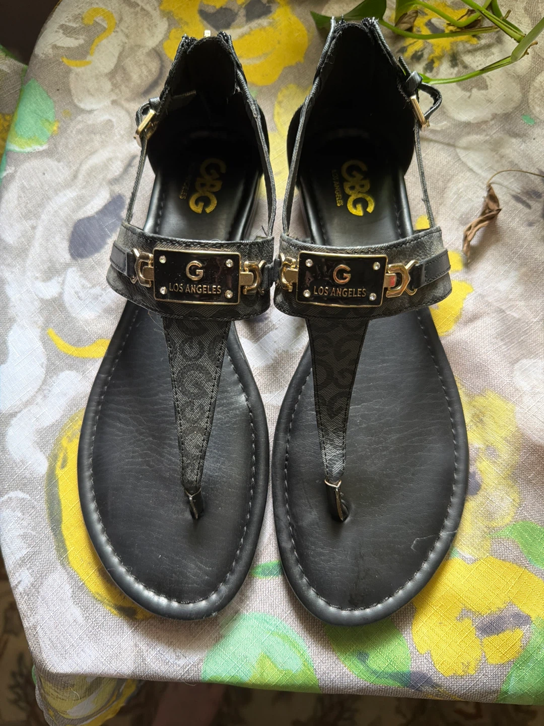 Black Guess T-Strap Sandals - photo 2