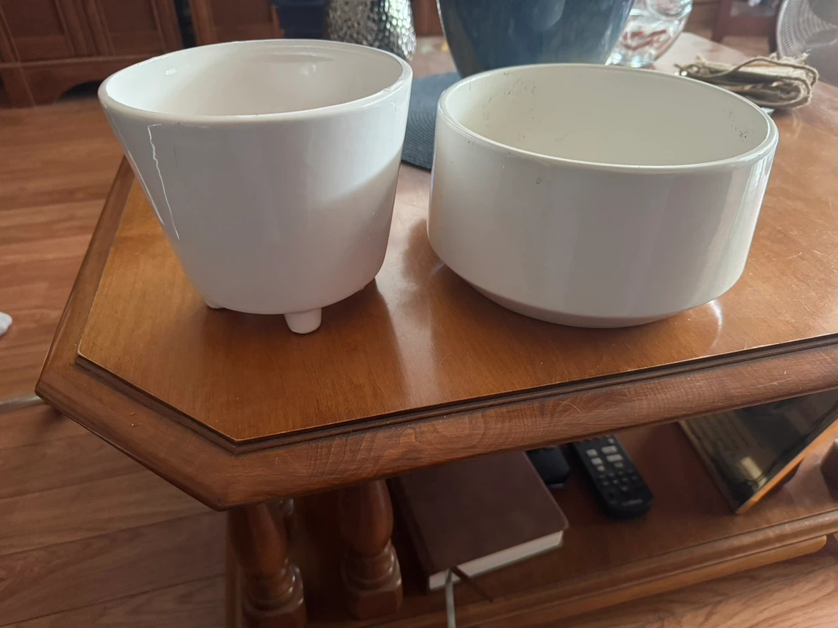 Set of 2 White Ceramic Planter Pots