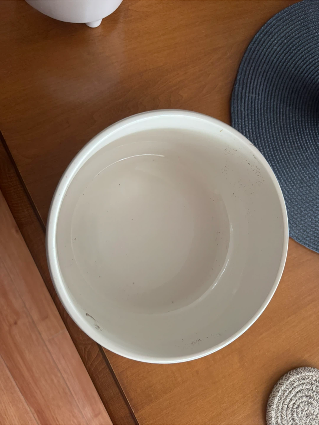 Set of 2 White Ceramic Planter Pots - photo 3